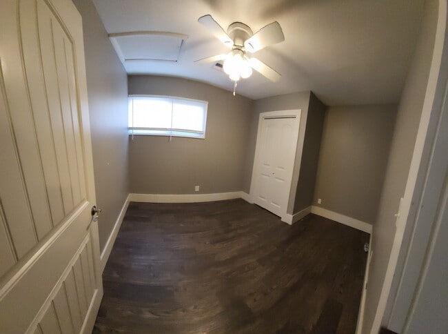 Building Photo - 215 N Jenkins St