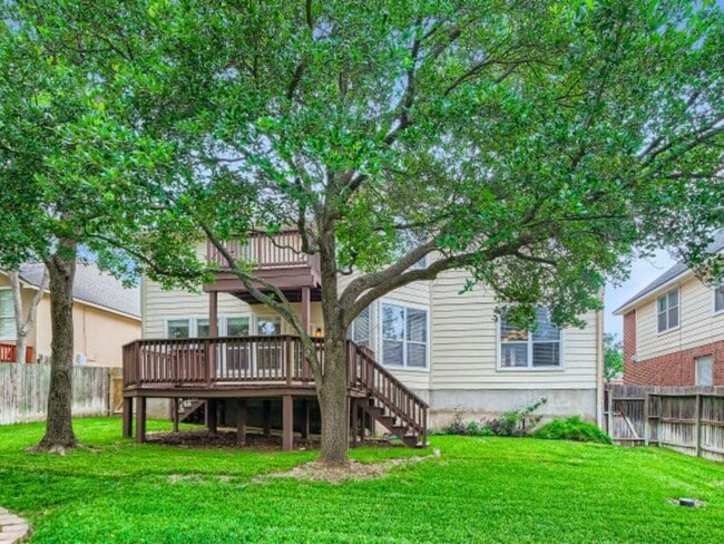 Building Photo - 19527 Battle Oak