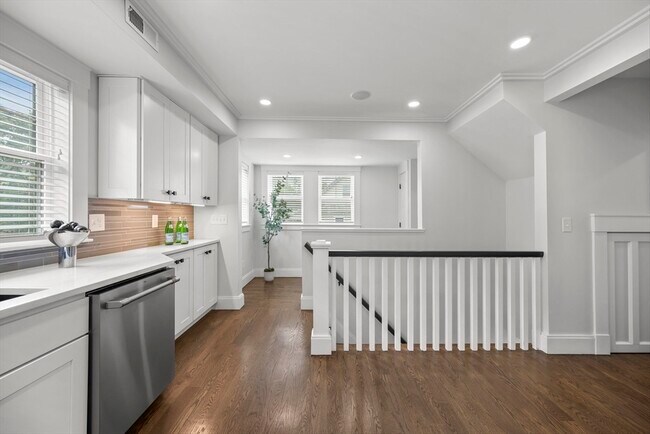 Building Photo - 72 Governor Winthrop Rd