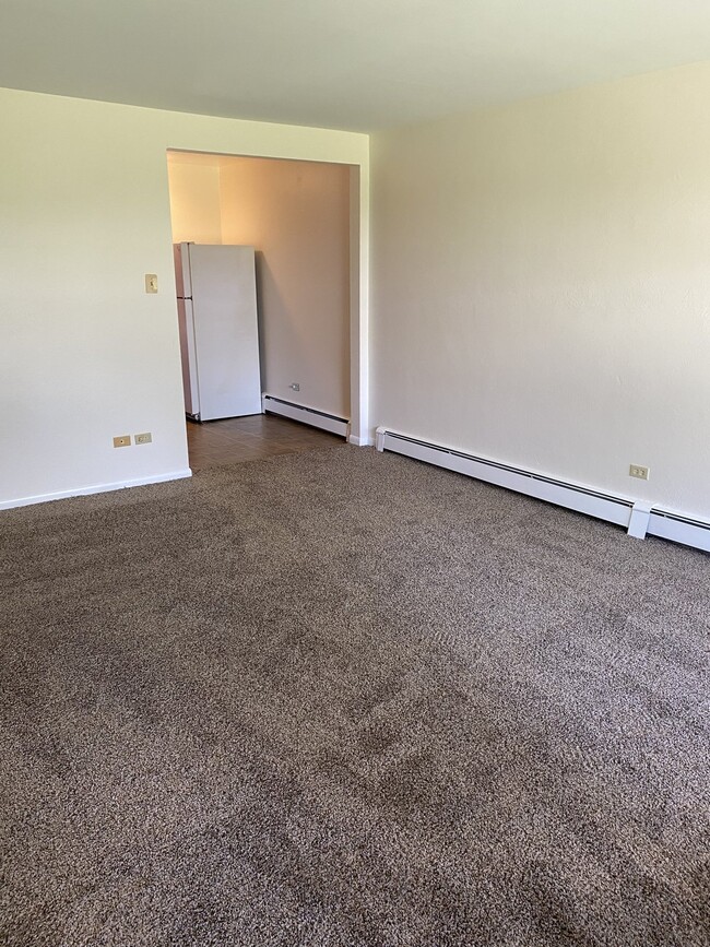 Building Photo - Prime Lakewood Location - 1 Bedroom - (821...