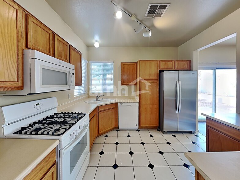 Building Photo - 9379 Coral Berry St