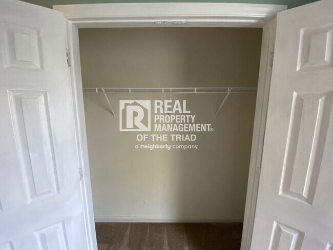 Building Photo - Two Bed / Two Bath Condo near Urban Loop
