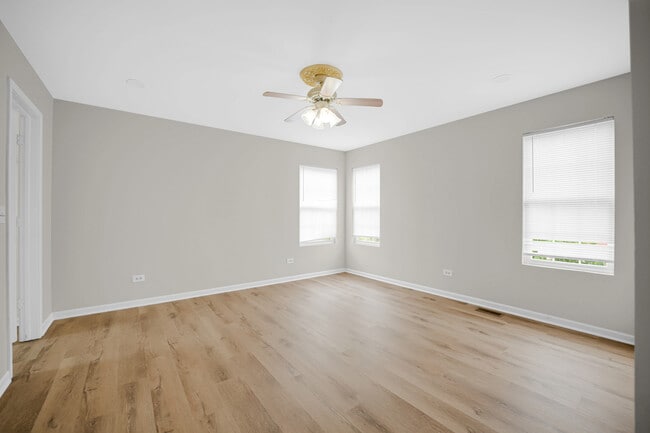 Building Photo - 4914 Montauk Dr