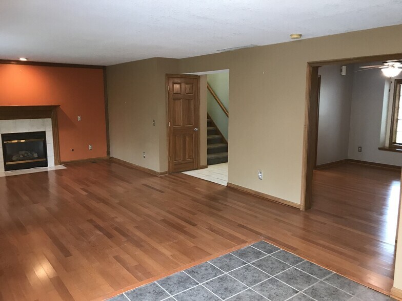 Building Photo - 5726 Fox Mill Run