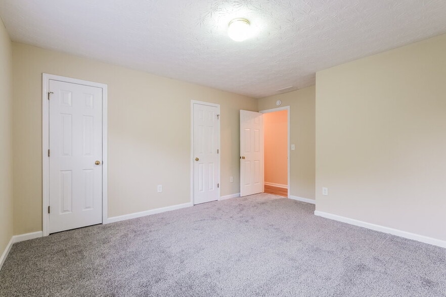 Building Photo - 4065 Crescent Walk Ln NE