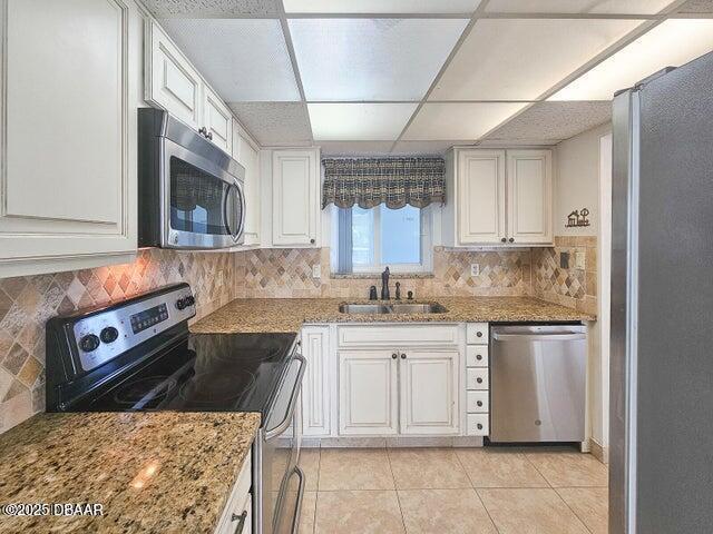 Building Photo - 100 Silver Beach Ave