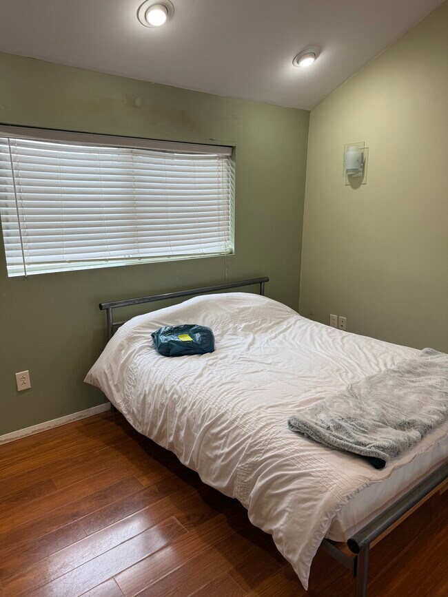 Building Photo - 510 Madrona Ave