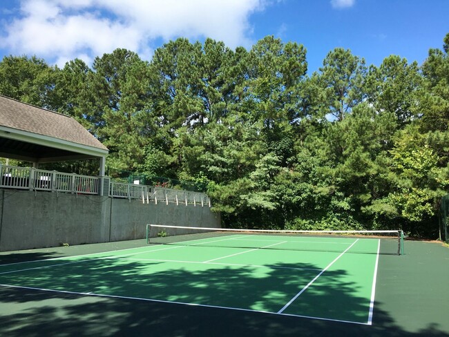 Building Photo - Mill Creek Madness! Walk to Campus from th...