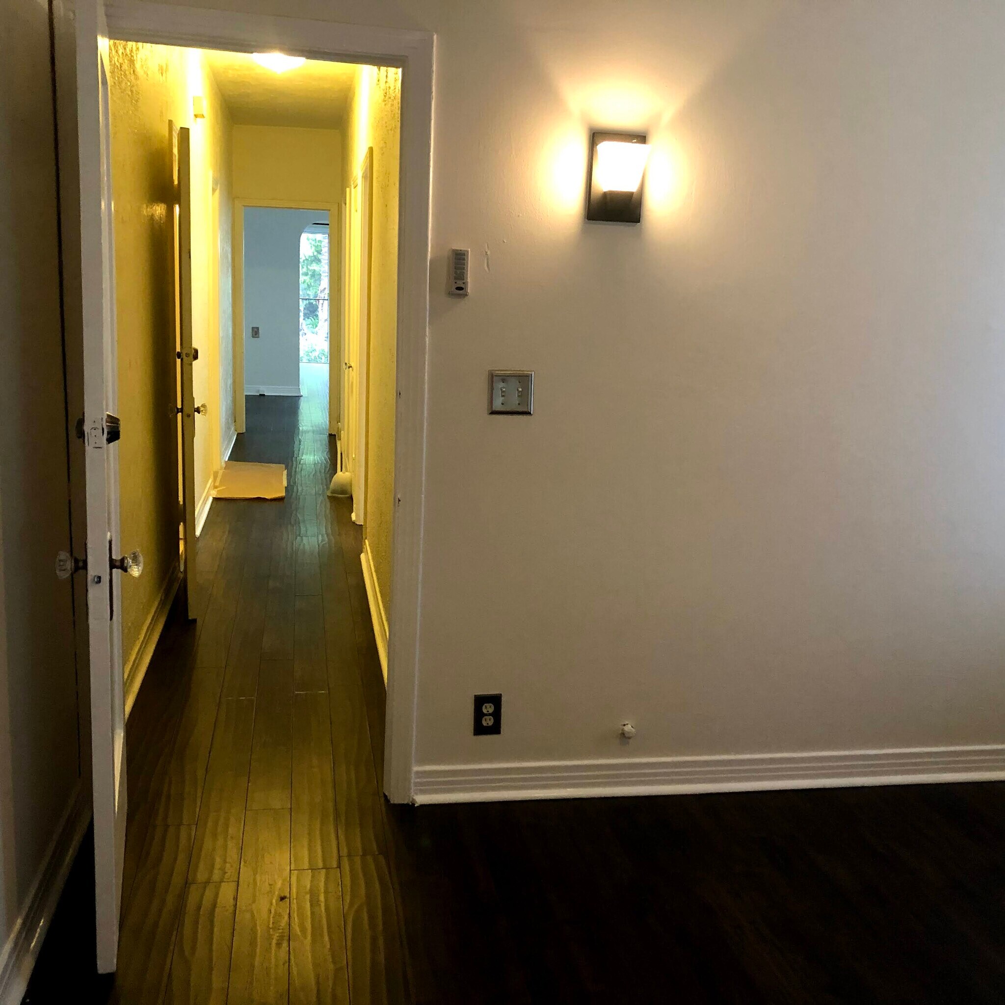 Building Photo - 412 N Orange Grove Ave