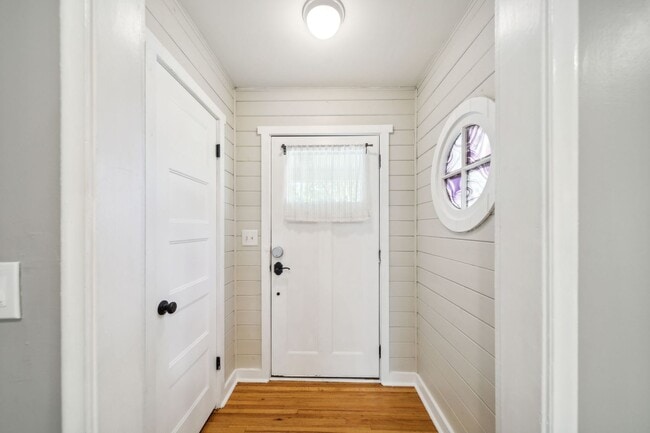 Building Photo - Adorable Home in the Heart of Midtown!