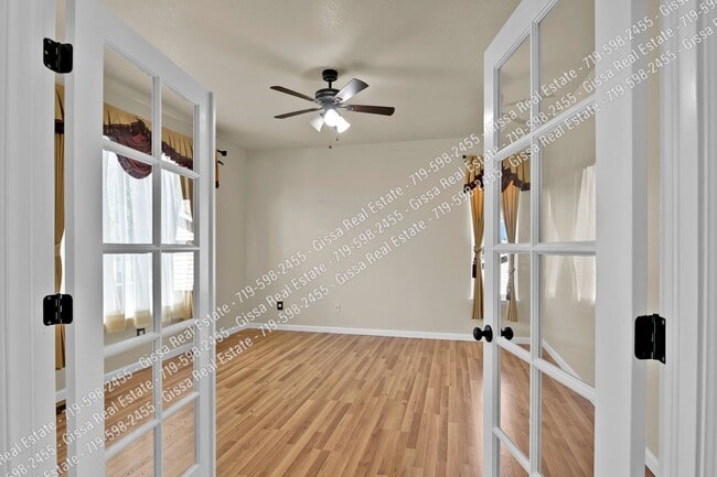 Building Photo - This beautiful 4 bedroom, 3 1/2 bathroom, ...