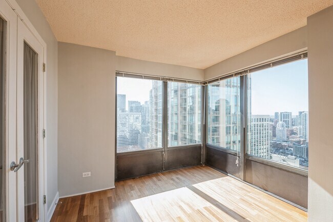 Building Photo - 30 E Huron St