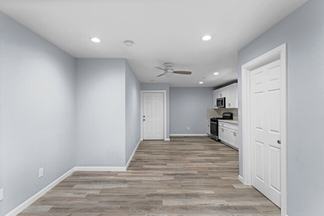 Building Photo - Stunning Remodeled 3-Bed, 3.5-Bath Home with Two Kitchens & Expansive Private Driveway in La Mesa!