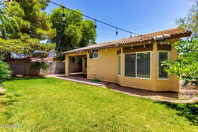 Building Photo - 3704 E Wyatt Way