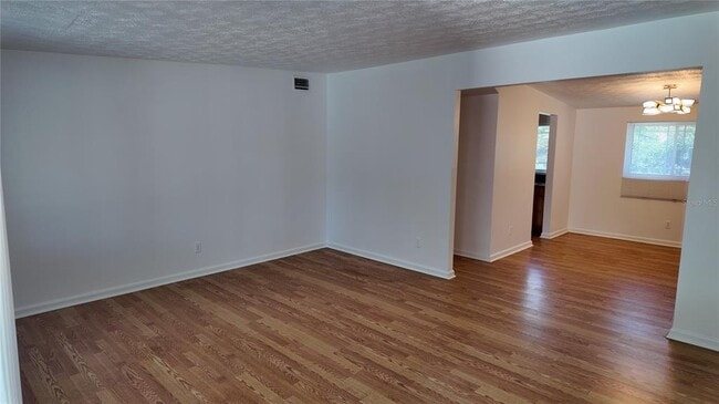 Building Photo - 5517 Maxine Dr