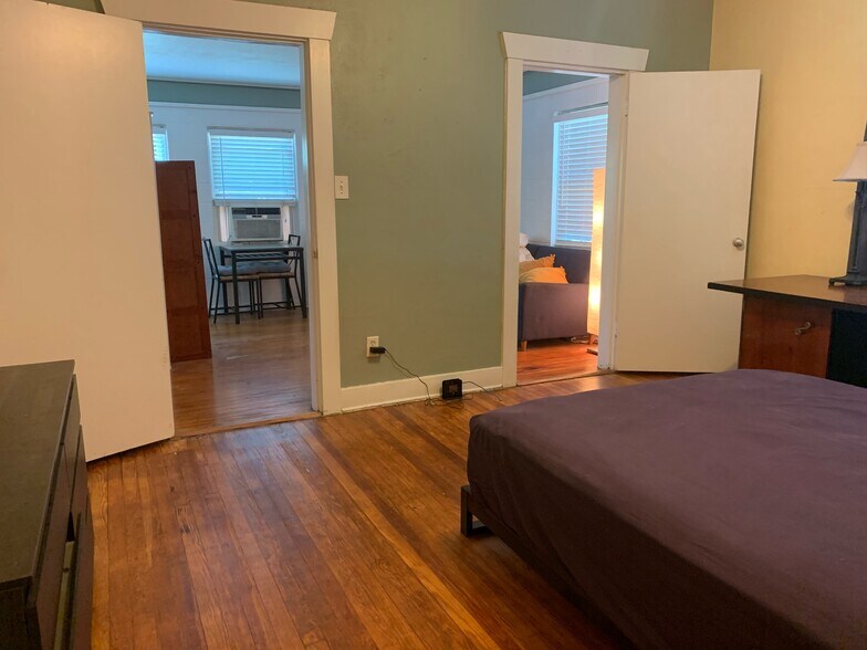 Bedroom - 236 W Michigan Ave