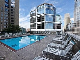 Building Photo - 433 S 7th St