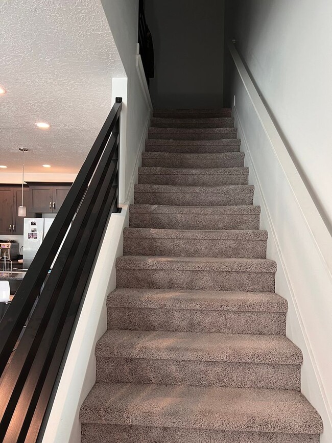 Building Photo - Beautiful Townhome in great location!