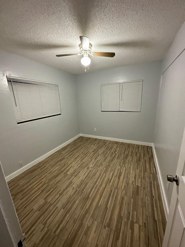 Building Photo - 2845/2847 W 6th St.