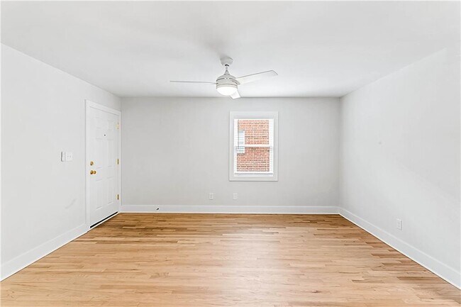 Building Photo - 425 Holderness St SW
