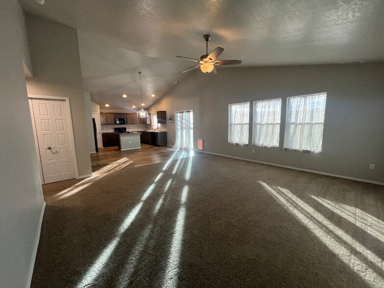 Building Photo - 11929 W Skyhaven St