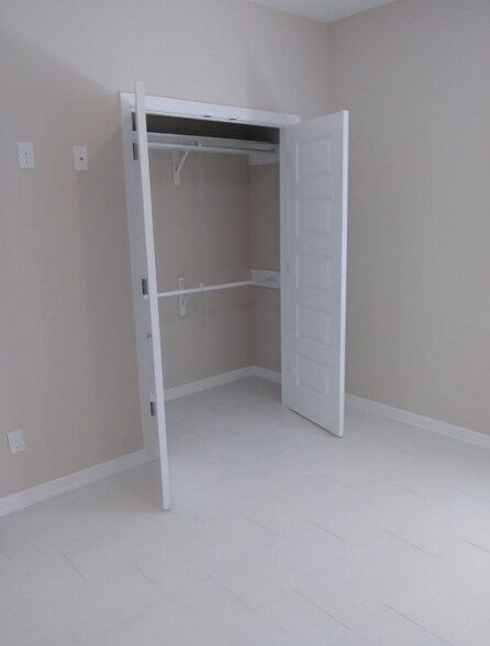 Building Photo - 210 Fig Dr