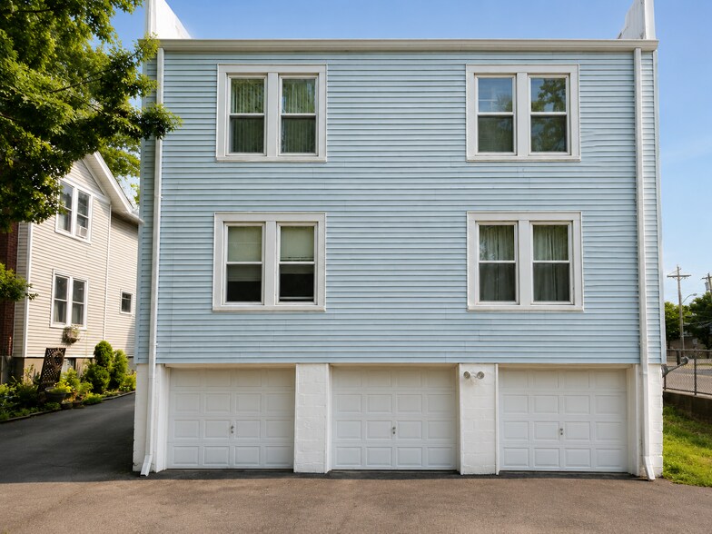 Building Photo - 1 Springfield Pike