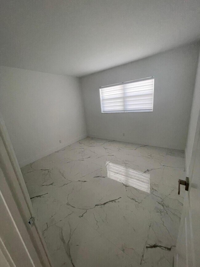 Building Photo - 120 Lehane Terrace