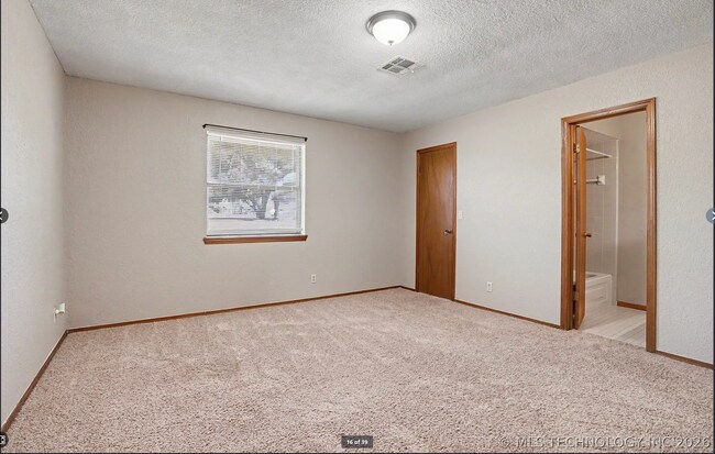Building Photo - Charming 3-Bed Jenks Home Near Tulsa Hills – Large Corner Lot!