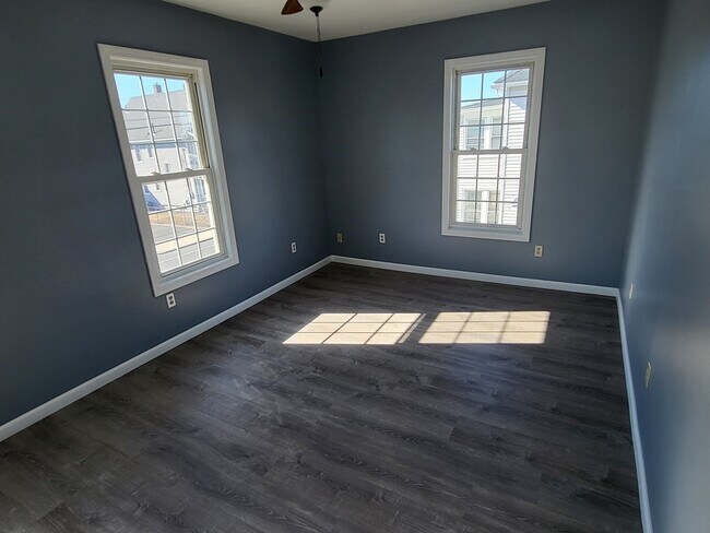 Building Photo - 33 Baldwin St