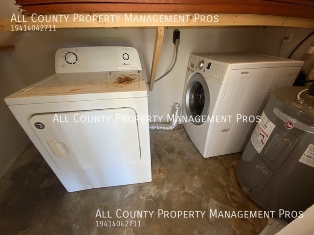 Building Photo - Pet Friendly / Central A/C / Carport / Lau...
