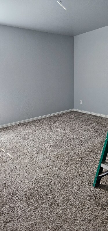 Building Photo - 419 E Day St