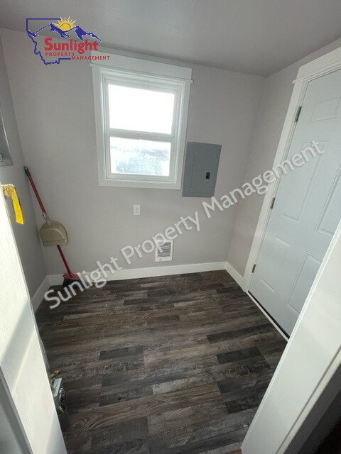 Building Photo - "Charming 1-Bedroom Retreat in Laurel - Cozy 576 Sq Ft Home!"