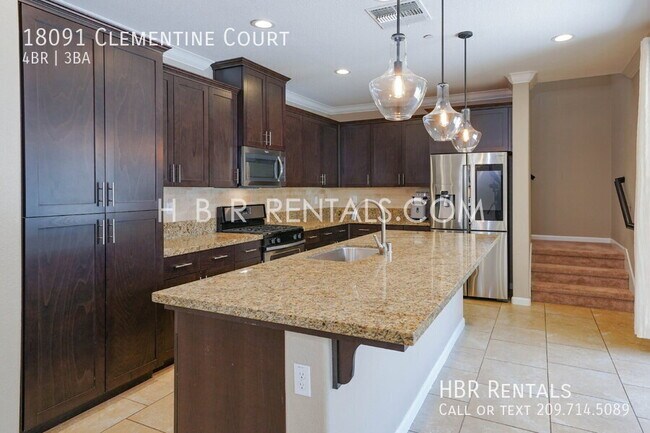 Building Photo - 18091 Clementine Ct