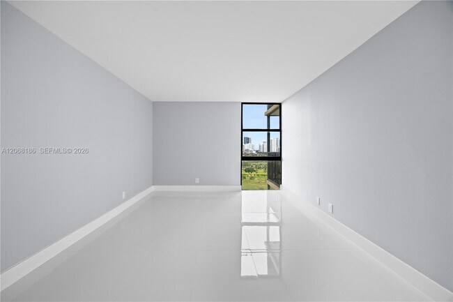Building Photo - 20335 W Country Club Dr
