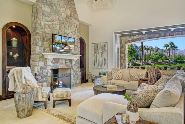 Building Photo - 53299 Via Palacio