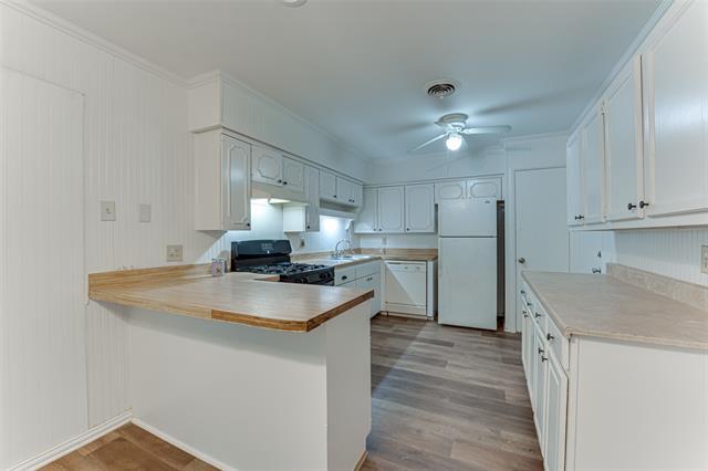 Building Photo - 1411 Skyline Dr