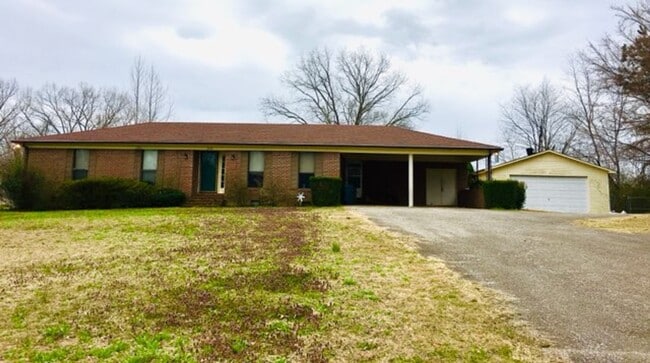Building Photo - 210 Waynick Rd