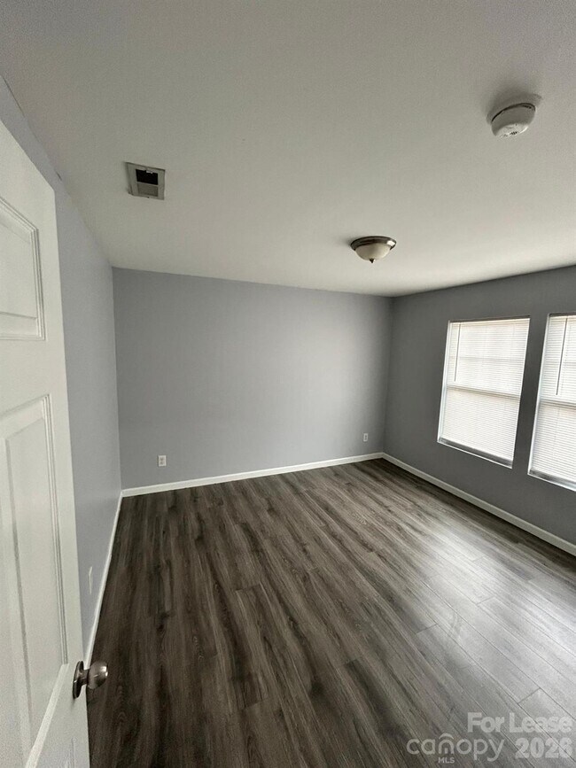 Building Photo - 6034 Blue Ash Ln