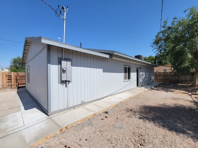 Primary Photo - Beautifully Remodeled 5-Bedroom, 3-Bathroo...