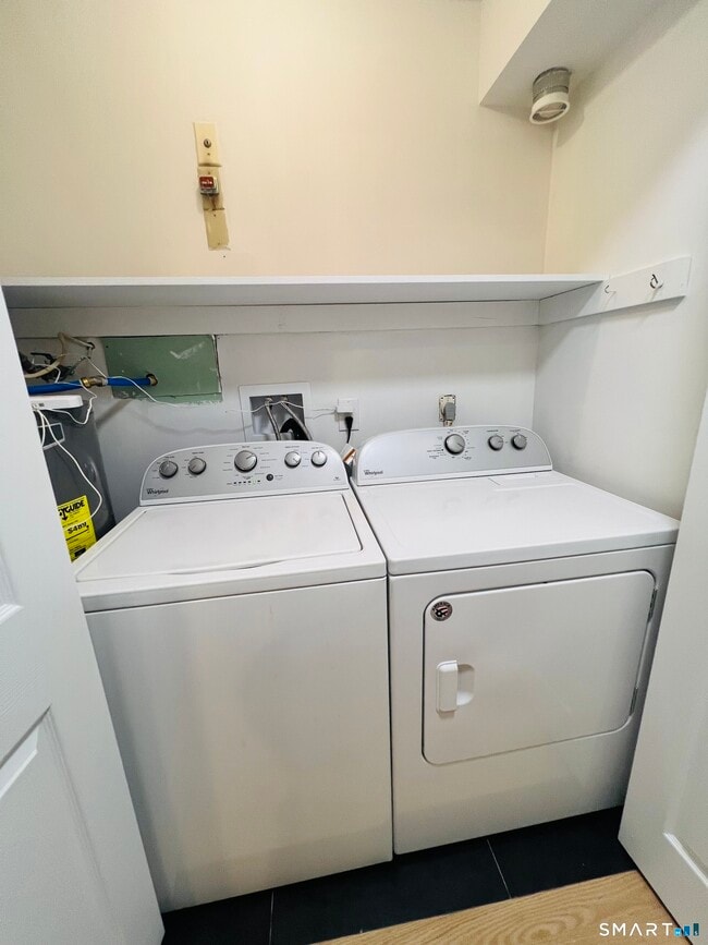 Building Photo - 103 Willow Springs