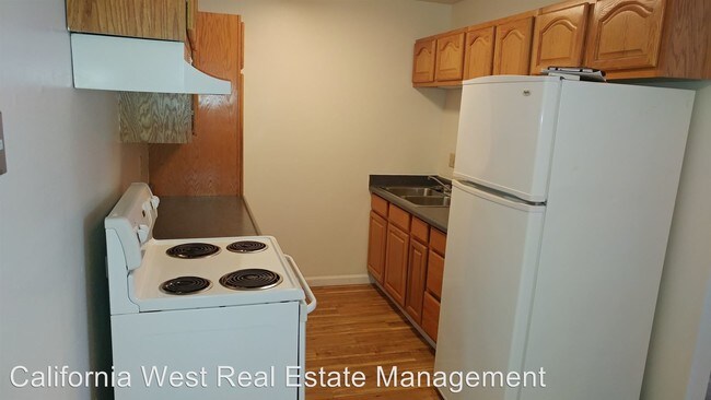 Building Photo - 1 br, 1 bath Apartment - 3350 BULLOCK, #1-49
