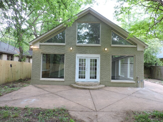 Building Photo - 414 S Reese St