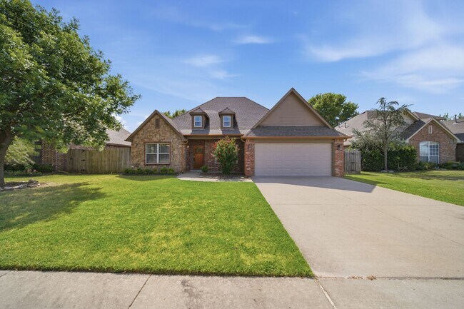 Building Photo - This well-designed home offers 3 bedrooms plus a flex room with a closet that can easily serve as...