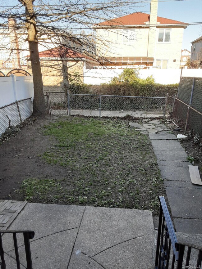 Building Photo - 76-25 167th St