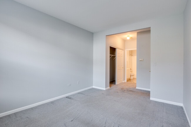 Building Photo - 805 Genesee Dr