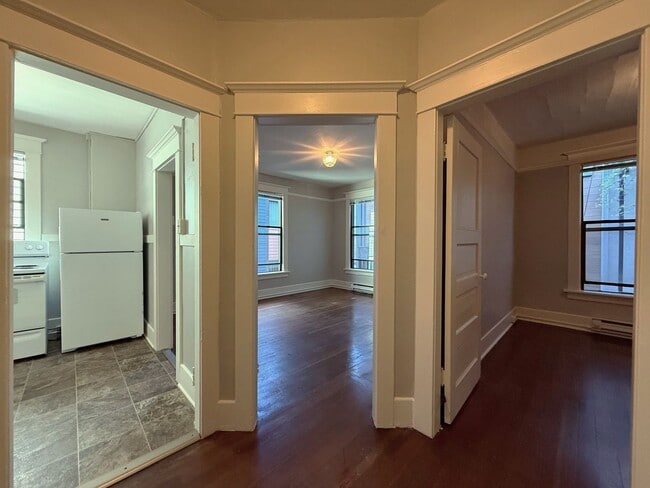 Interior Photo - 502 Minor Apartments