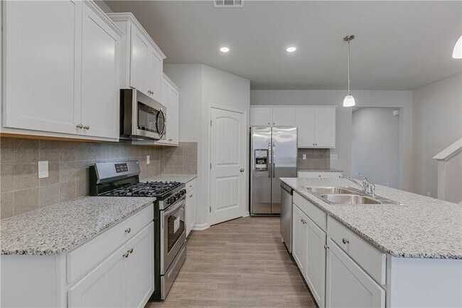 Building Photo - 6767 Scarlet Oak Way