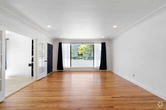 Building Photo - 640/642 West 1st Street