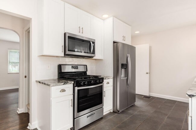 Building Photo - 336 E Weisheimer Rd